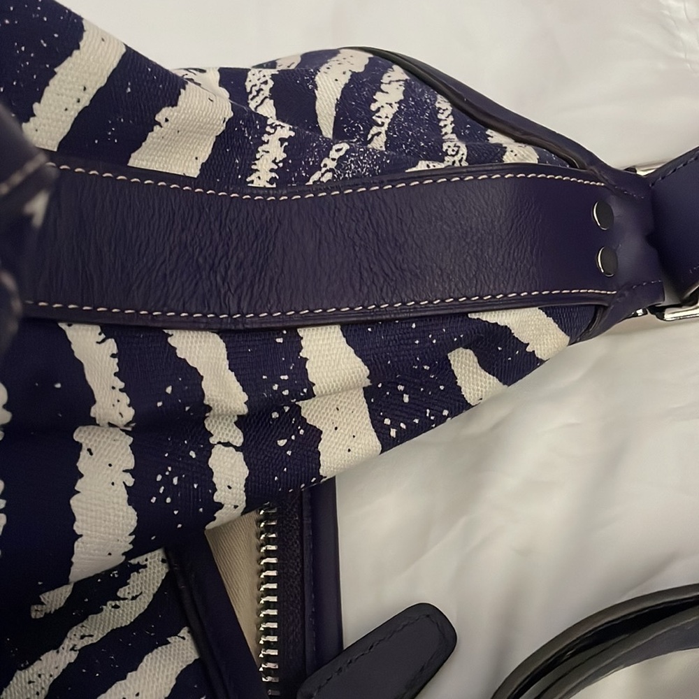 PRE💜 AUTHENTIC Unique, Dark Purple Zebra Coach handbag! Excellent condition. - Picture 7 of 14